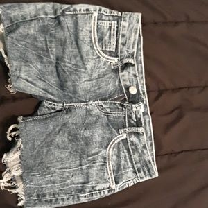 Almost famous size 3 juniors jean shorts